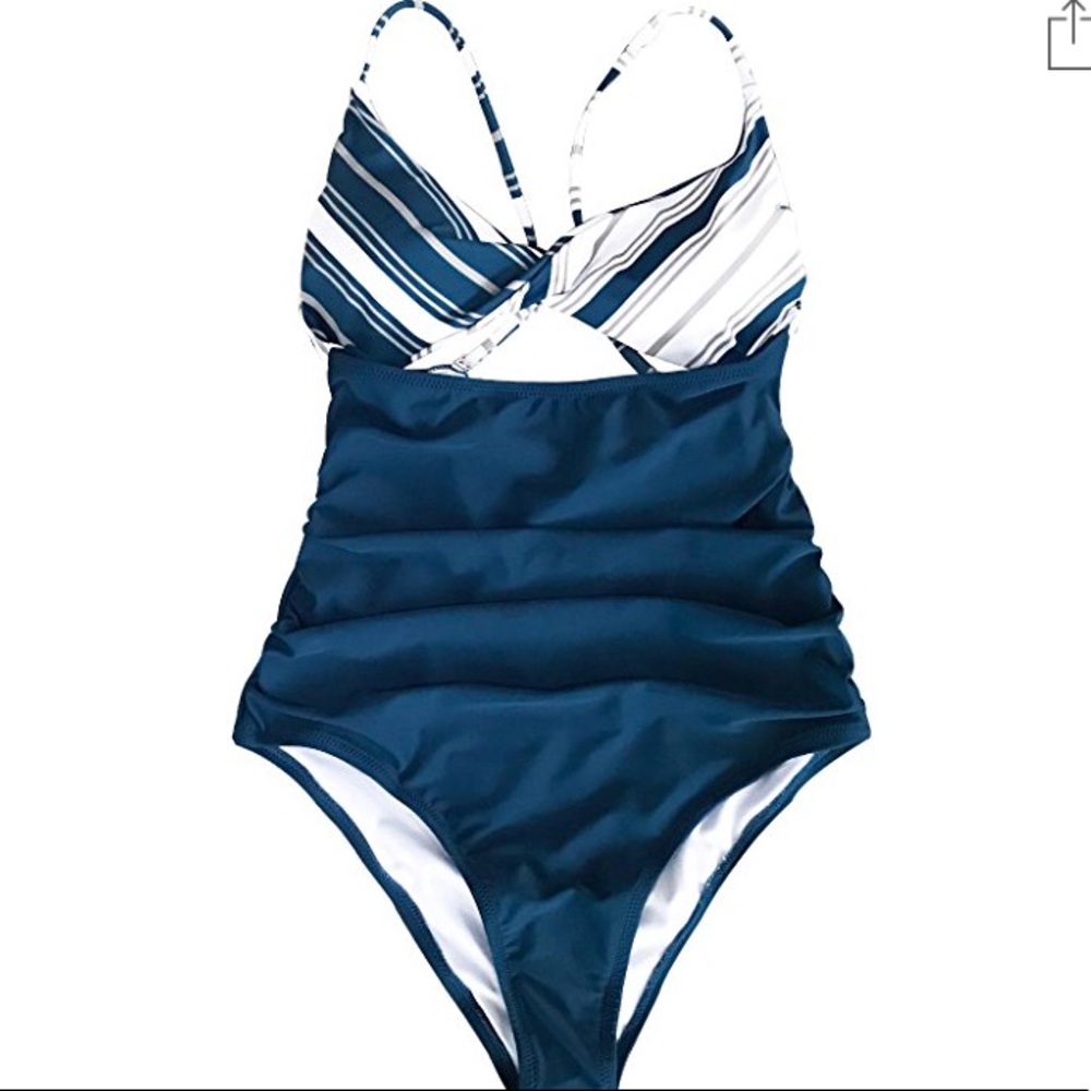 NWT cupshe twist whole piece